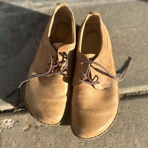 Authentic vintage Birkenstocks size 39 which is women’s 8 or 8.5!